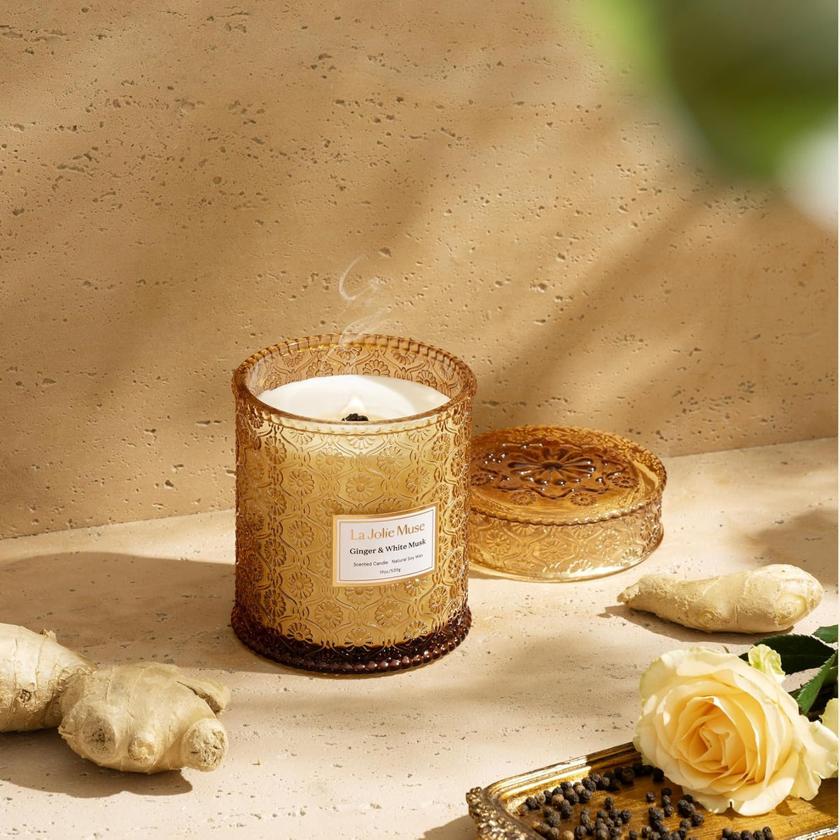 LA JOLIE MUSE Fall Candle | Ginger & White Musk Candle – Ginger, Lemongrass & Musk | 19 oz Wooden