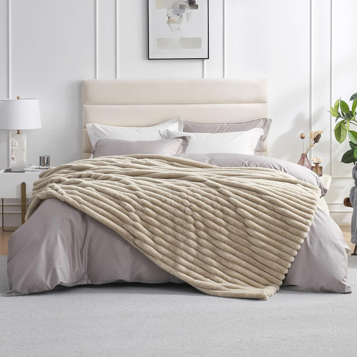 Amélie Home Faux Fur Throw Blanket for Couch, Cozy Fuzzy Fluffy Fur Luxurious Soft Striped Plush