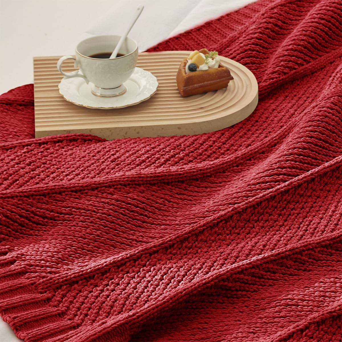 Amélie Home Chenille Knit Throw Blanket for Couch, Chevron Texture Decorative Soft Blanket for