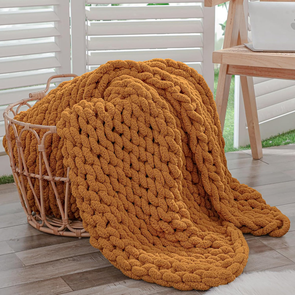 Bigacogo Chunky Knit Throw Blanket for Couch, 40x60 inches, 100% Hand Knitted with Thick Jumbo