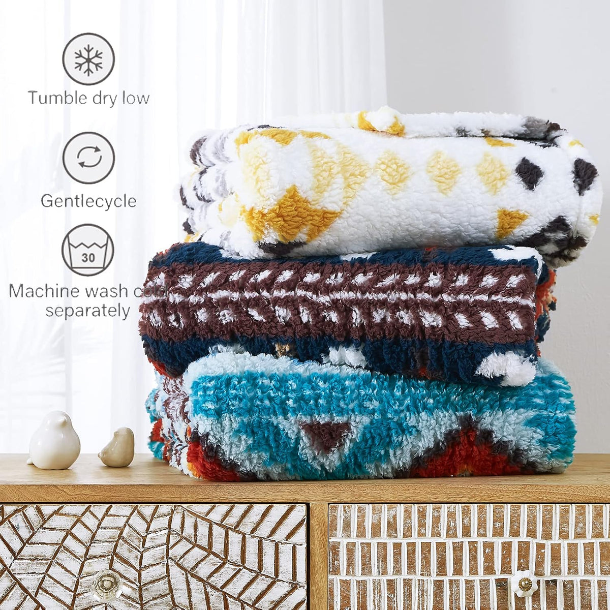 CASAAGUSTO Boho Sherpa Throw Blanket, Aztec Throw, Ultra Soft, Warm, Cozy, Plush, Thick Fleece