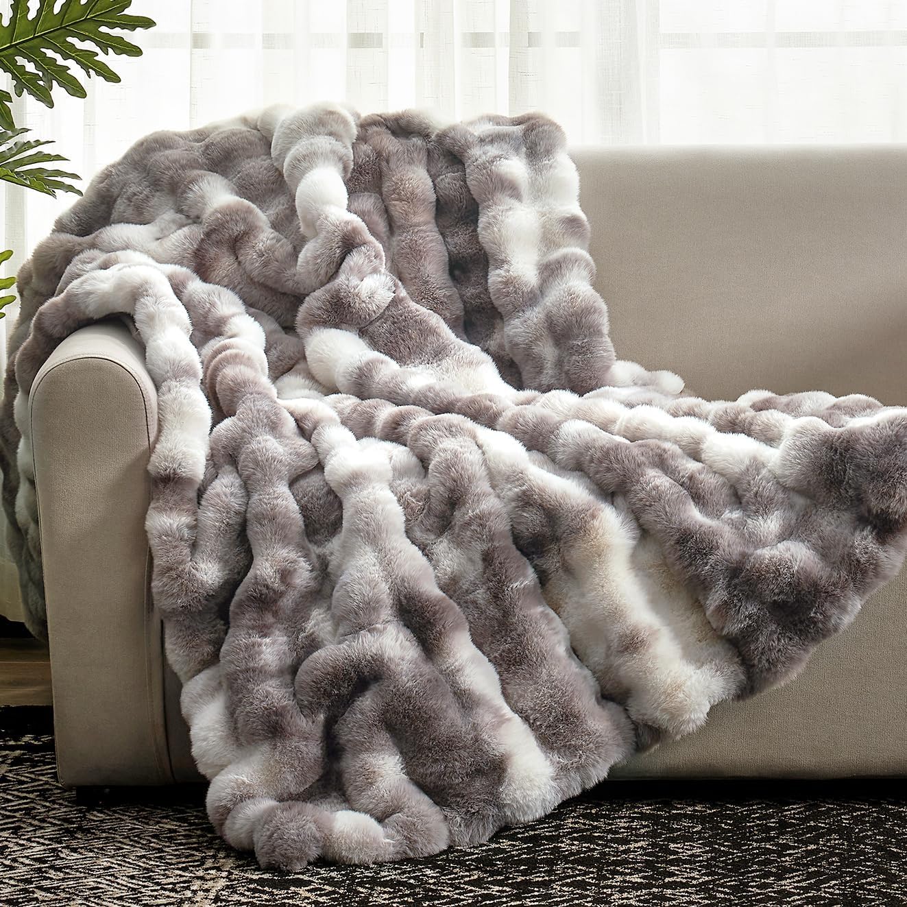 Cozy Bliss Faux Fur Throw Blanket for Couch, Fuzzy Soft Plush Thick Bubble Blanket for Sofa Bedroom