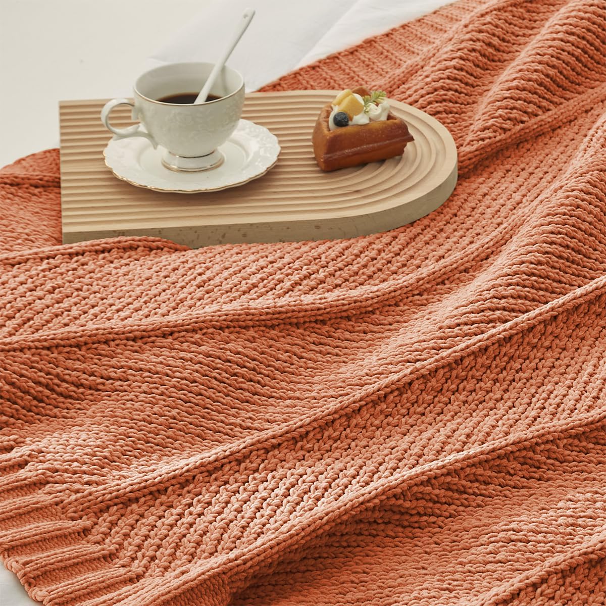 Amélie Home Chenille Knit Throw Blanket for Couch, Chevron Texture Decorative Soft Blanket for