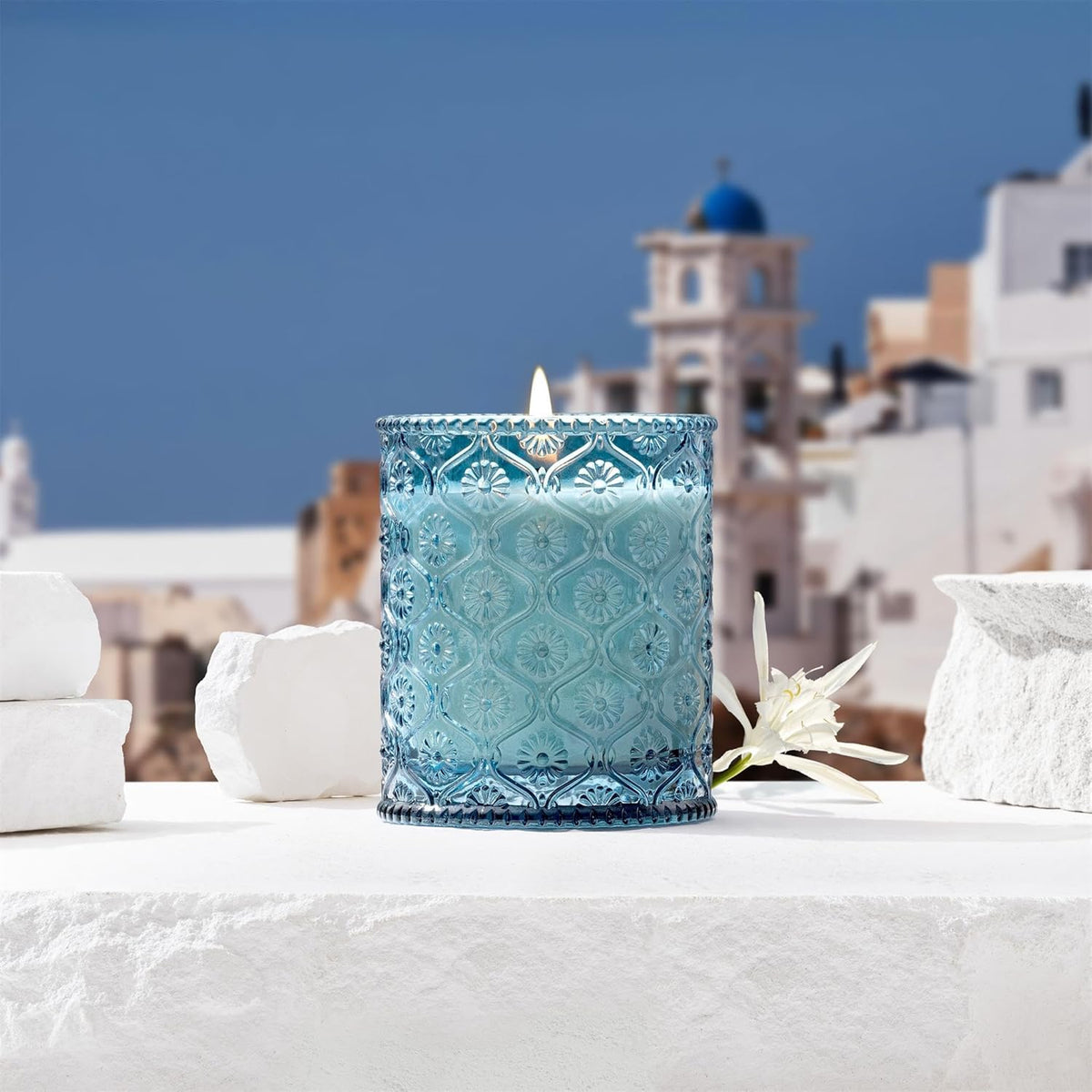 LA JOLIE MUSE Santorini Salt Air Candle - Bergamot, Sea Daffodil, Sandalwood | 6 oz Natural Soy Wax