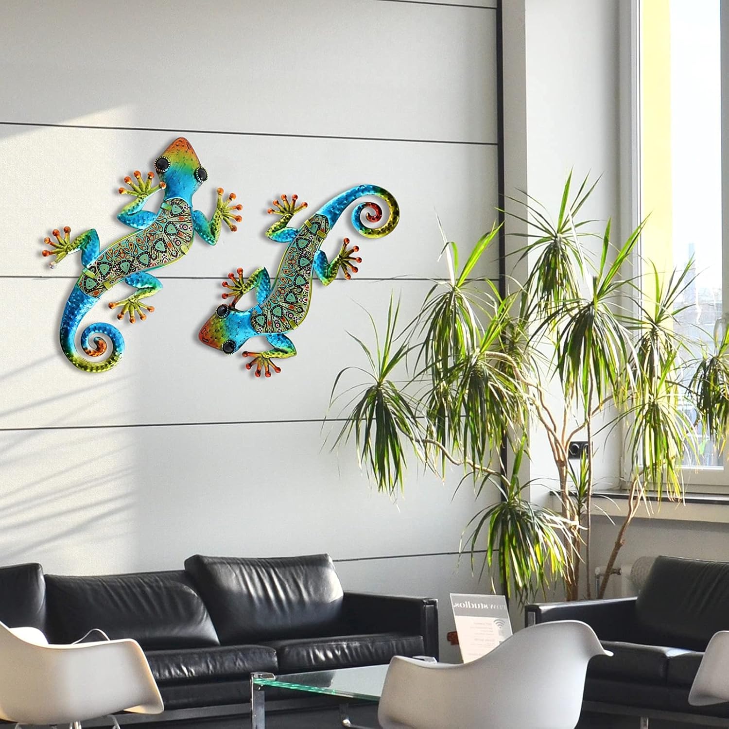 HONGLAND 2Pcs Metal Gecko Wall Decor Lizard Garden Art Color Hanging Glass Sculpture for Indoor