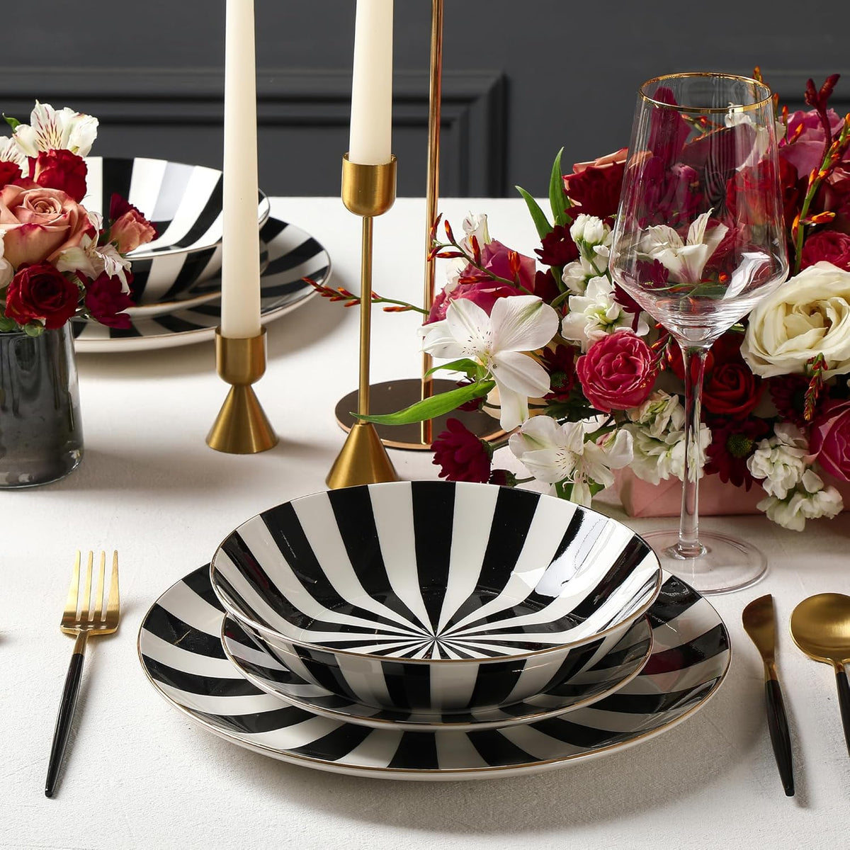 Christian Siriano Empire Porcelain Dinnerware, 12-Piece Plates and Bowls Set, Black and White Dish