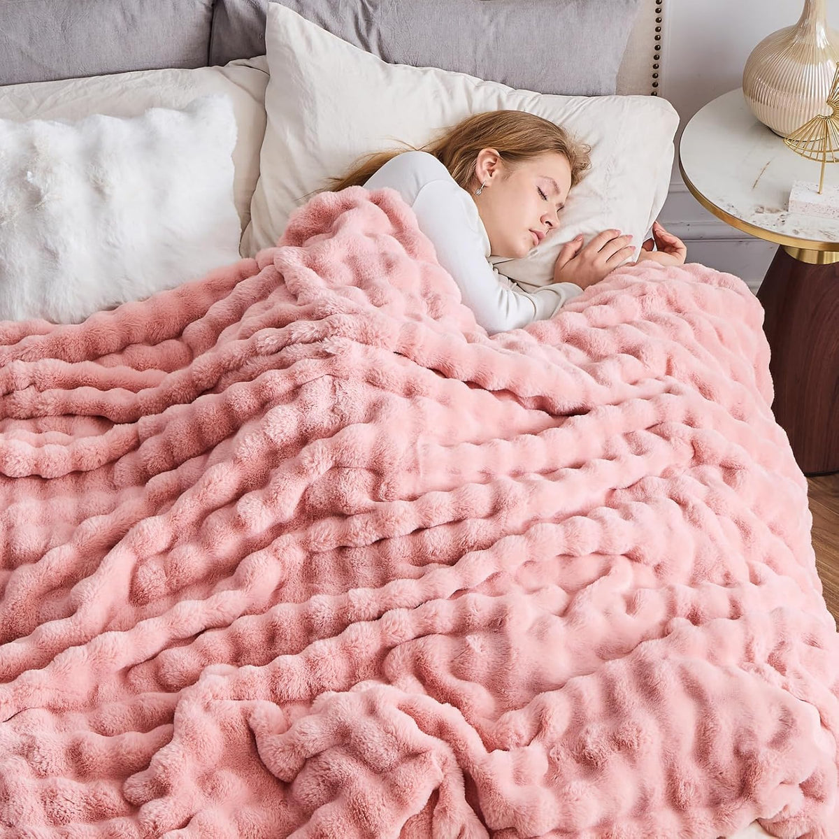 NEWCOSPLAY Faux Fur Throw Blanket Pink Bubble Blanket Thick Warm Soft for Couch Sofa Bed 550GSM