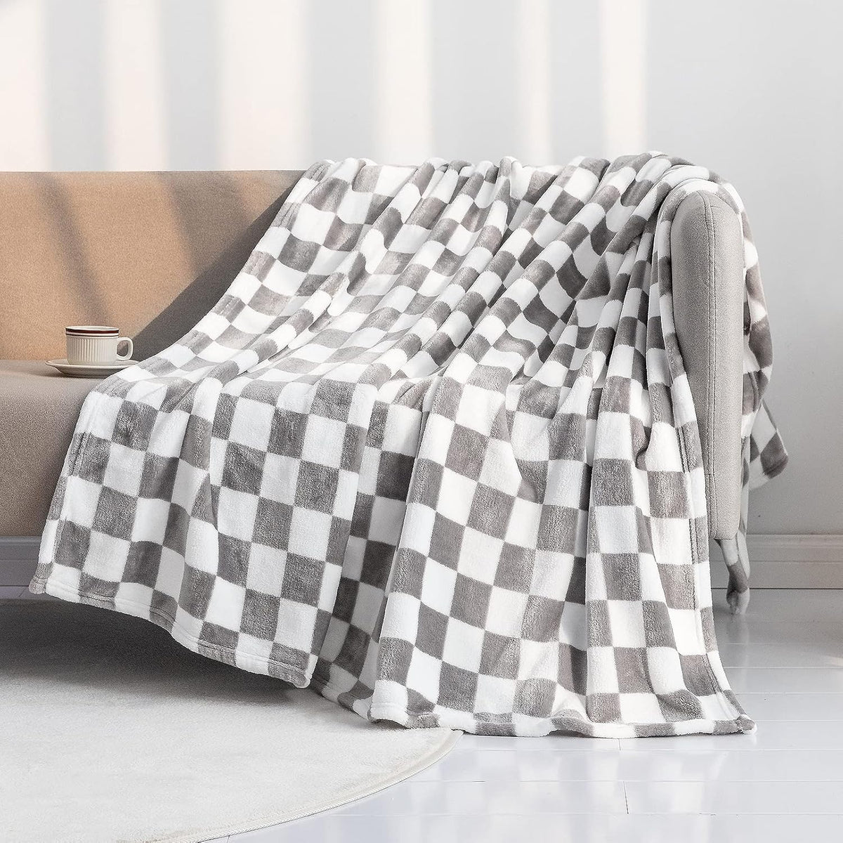LOMAO Throw Blankets Flannel Blanket with Checkerboard Grid Pattern Soft Throw Blanket for Couch