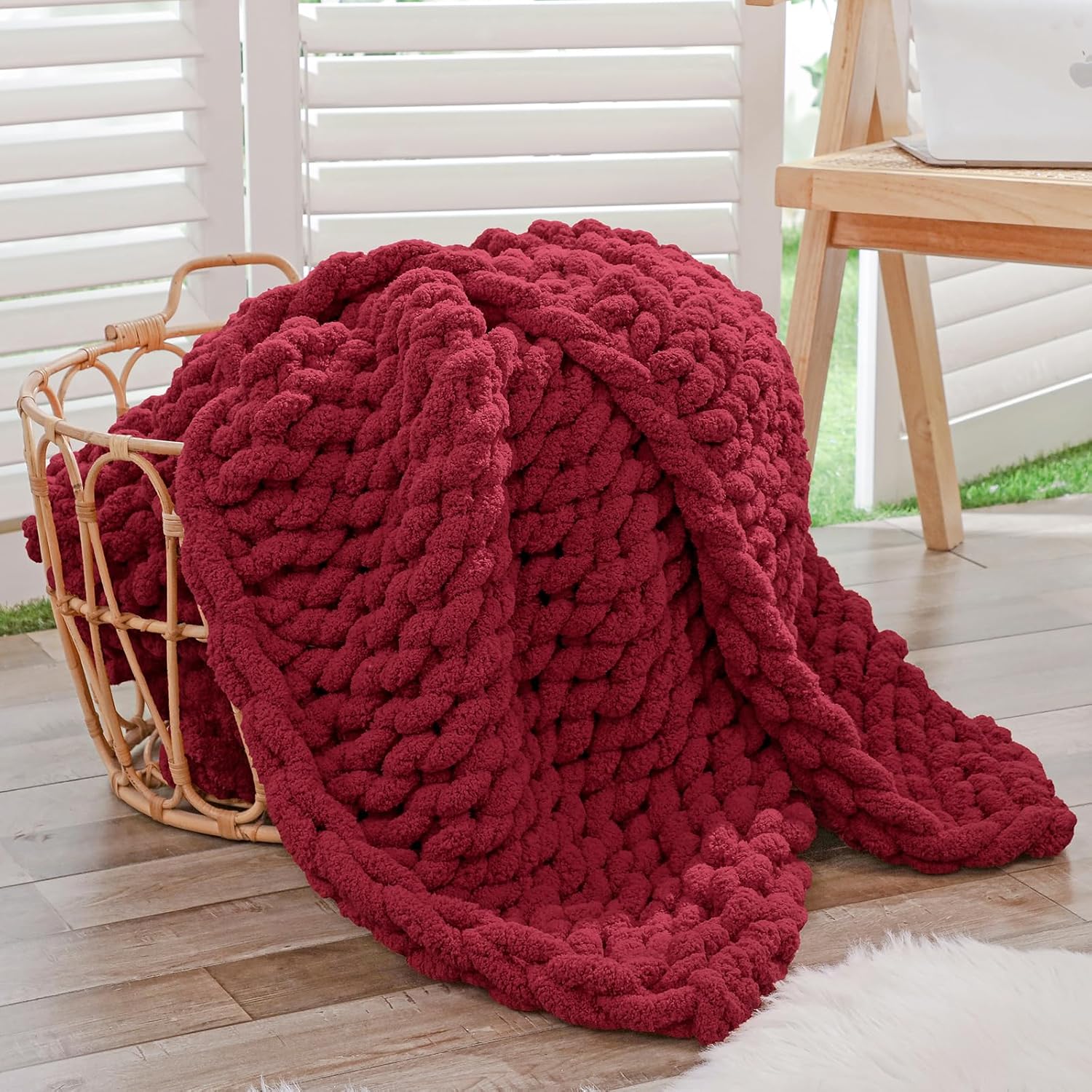 Bigacogo Chunky Knit Throw Blanket for Couch, 40x60 inches, 100% Hand Knitted with Thick Jumbo