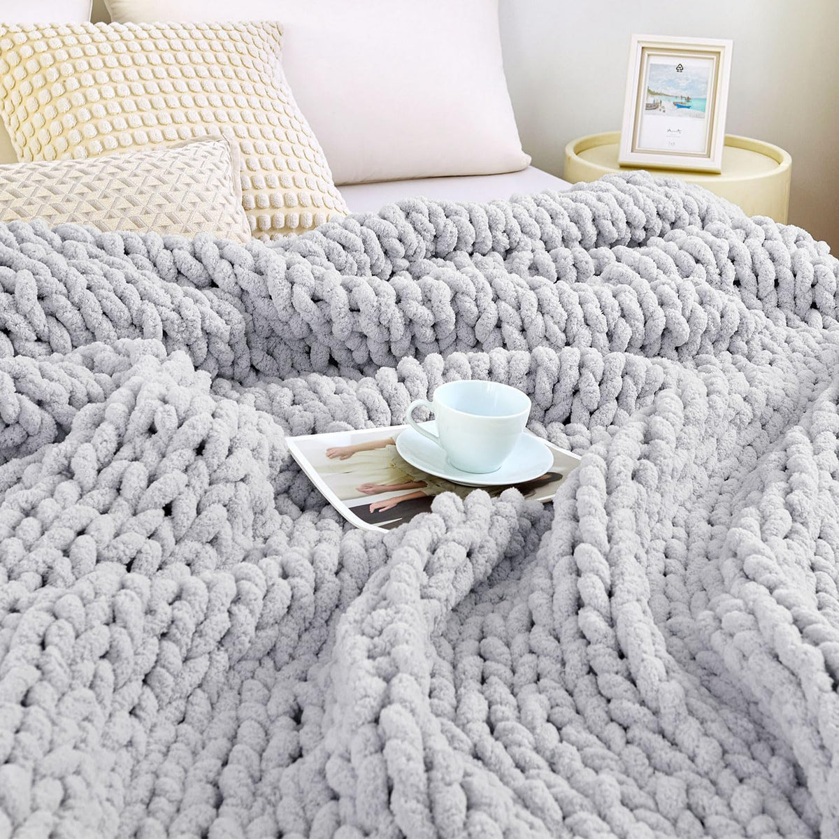 Admitrack Chunky Knit Blanket Throw, 100% Hand Knit Chenille Throw Blanket for Sofa & Home Decor