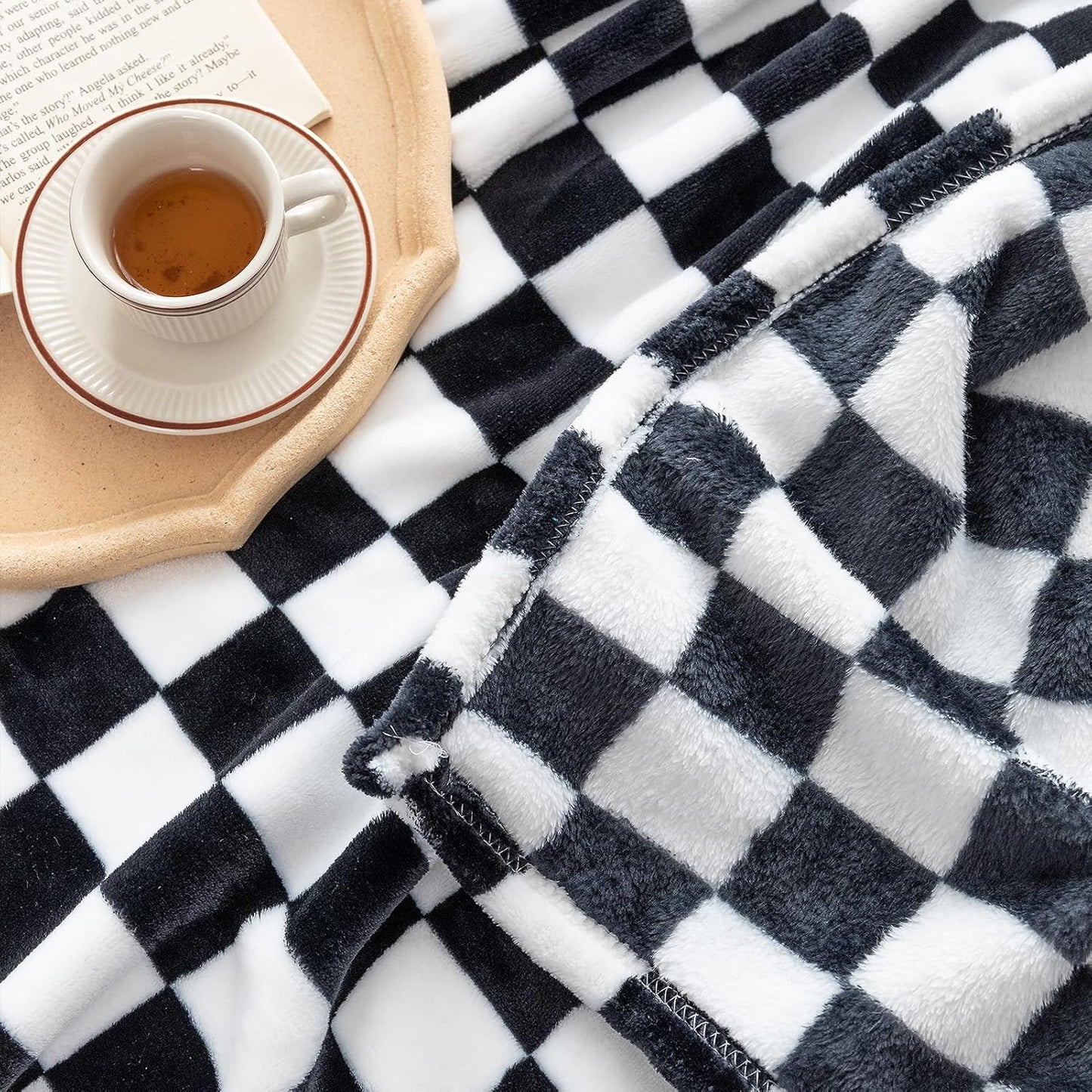 LOMAO Throw Blankets Flannel Blanket with Checkerboard Grid Pattern Soft Throw Blanket for Couch
