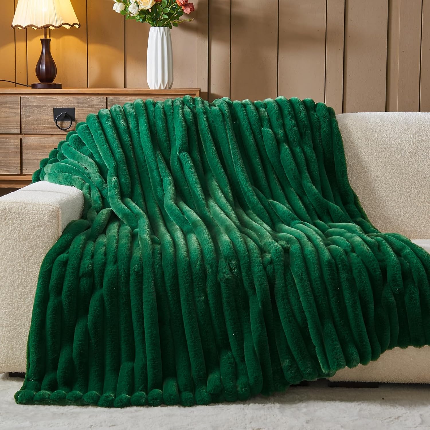 NEWCOSPLAY Faux Fur Throw Blanket Dark Green 3D Ribbed Plush Thick Warm Blanket for Couch Sofa Bed