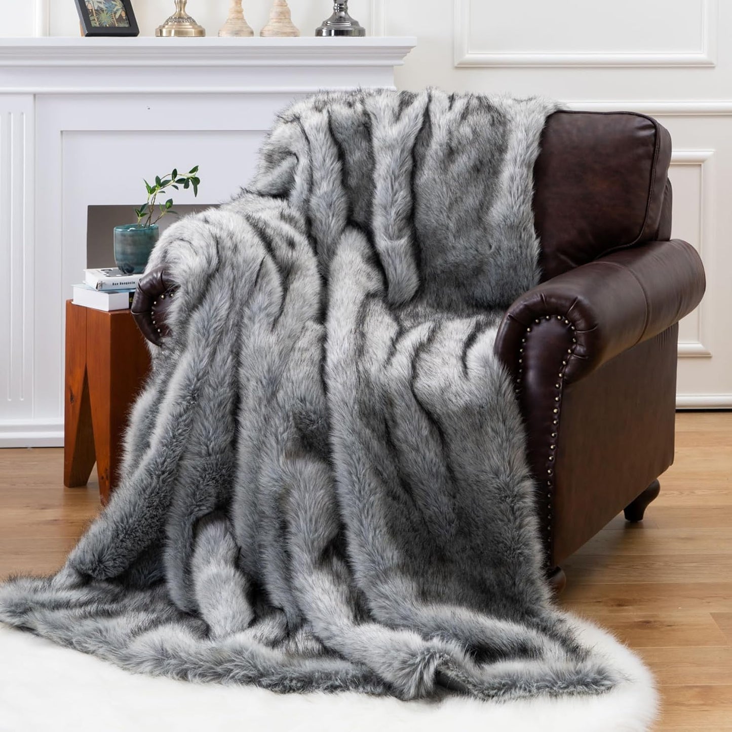 BATTILO HOME Wolf Faux Fur Blanket, Extra Large Fox Fur Throw Blankets for Couch, Bed, Super Soft