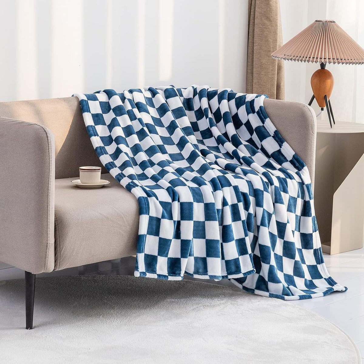 LOMAO Throw Blankets Flannel Blanket with Checkerboard Grid Pattern Soft Throw Blanket for Couch