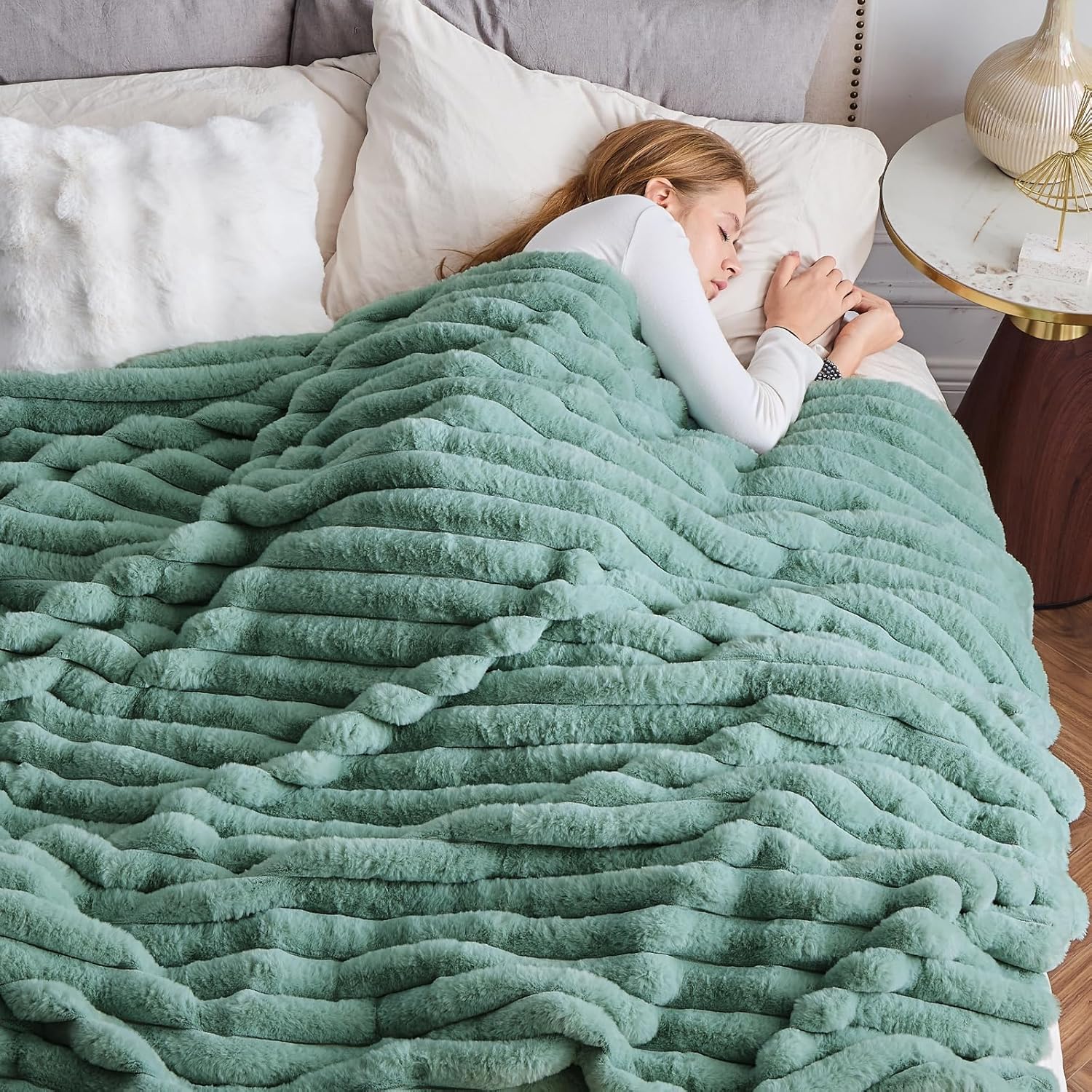 NEWCOSPLAY Faux Fur Throw Blanket New Sage Green 3D Ribbed Plush Thick Warm Blanket for Couch Sofa