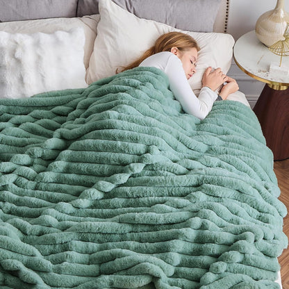 NEWCOSPLAY Faux Fur Twin Blanket New Sage Green 3D Ribbed Plush Thick Warm Blanket for Couch Sofa