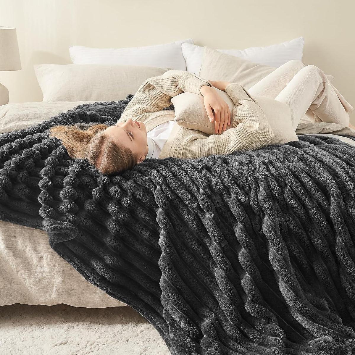 NEWCOSPLAY Super Soft Throw Blanket Grey Premium Silky Flannel Fleece 3D Ribbed Jacquard