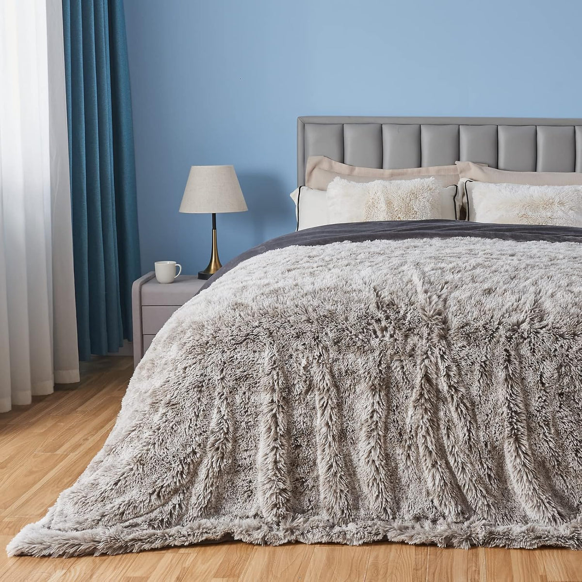 GONAAP Fuzzy Faux Fur Throw Blanket Queen Size Frosty Grey Super Soft Cozy Plush Fuzzy Shaggy
