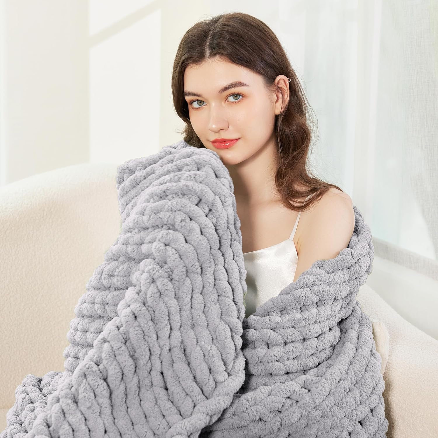 Admitrack Chunky Knit Blanket Throw, 100% Hand Knit Chenille Throw Blanket for Sofa & Home Decor