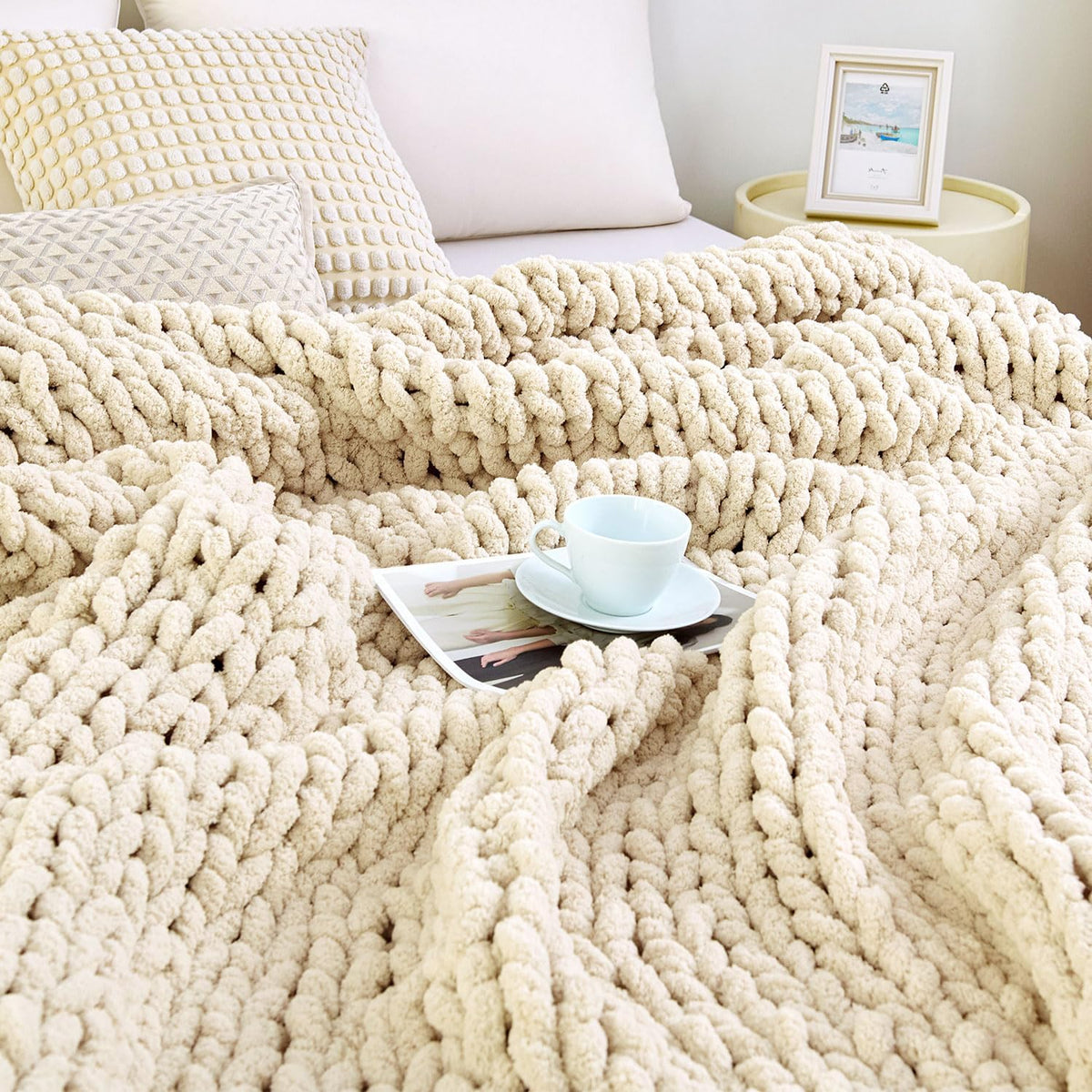 Admitrack Chunky Knit Blanket Throw 51"x63", 100% Hand Knit Chenille Throw Blanket for Sofa & Home