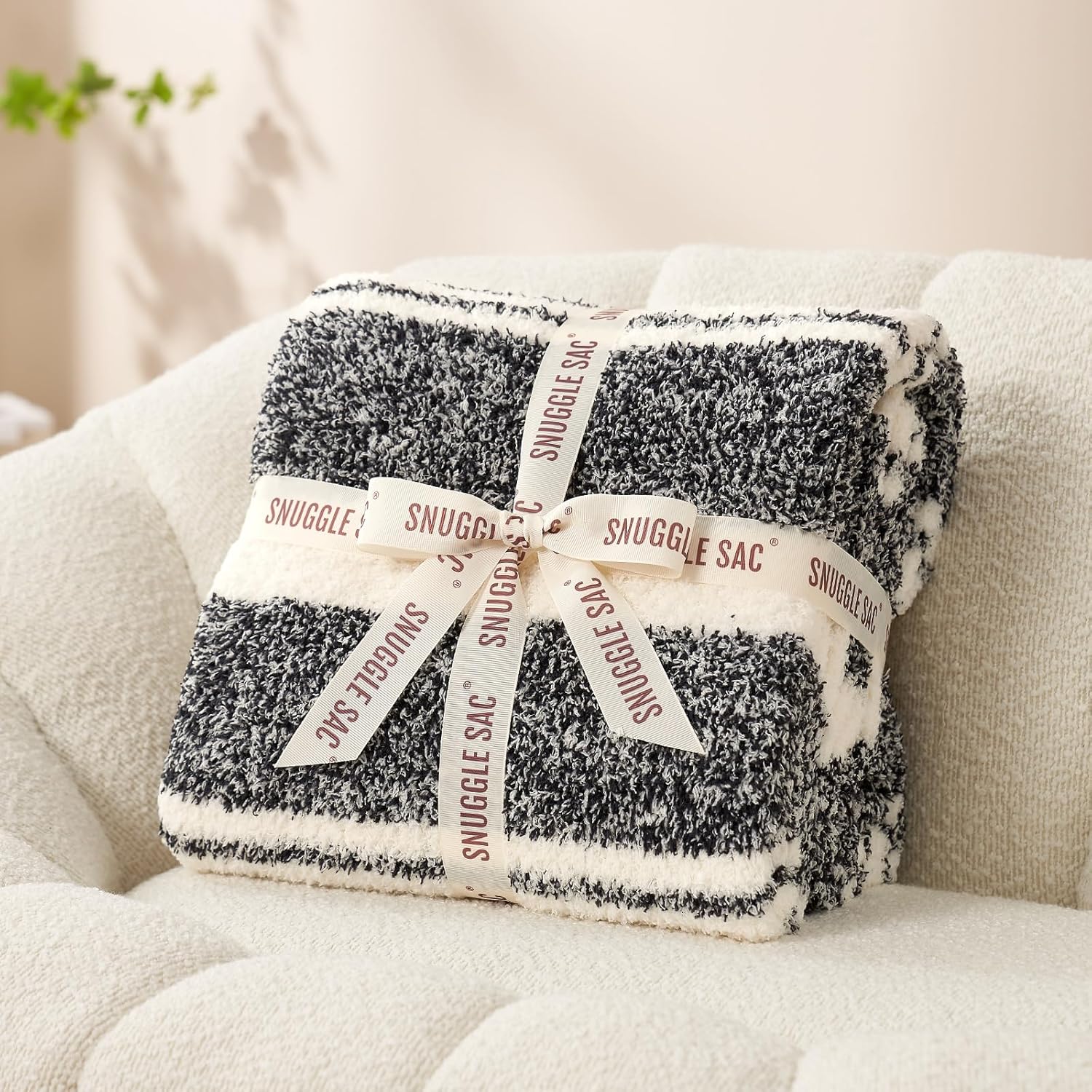 Snuggle Sac Queen Size Bed Blanket Stripe Black, Super Soft Warm Bedding Blankets Cozy Knit Fuzzy