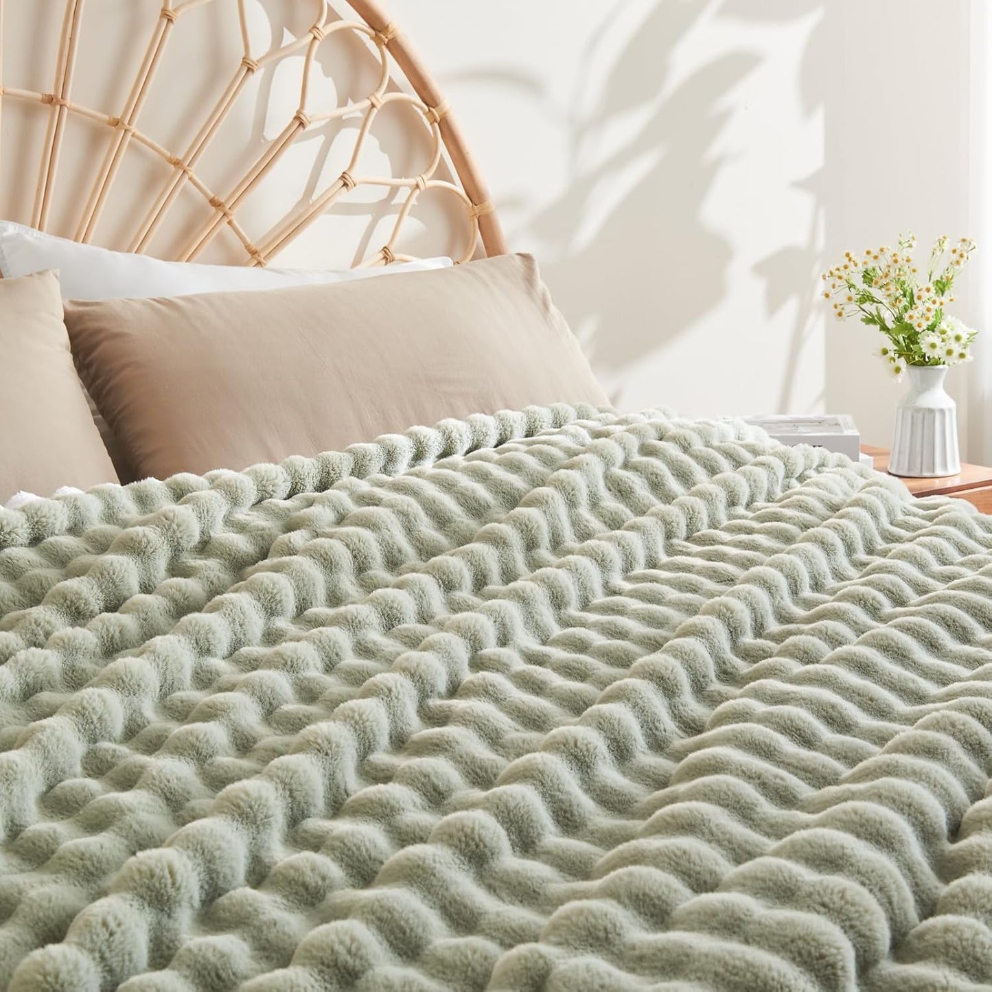 NEWCOSPLAY Faux Fur Twin Blanket Sage Green Bubble Blanket Thick Warm Soft for Couch Sofa Bed