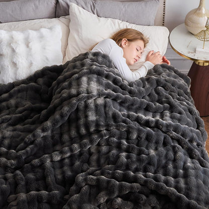 NEWCOSPLAY Faux Fur Twin Blanket Grey Bubble Blanket Thick Warm Soft for Couch Sofa Bed 550GSM