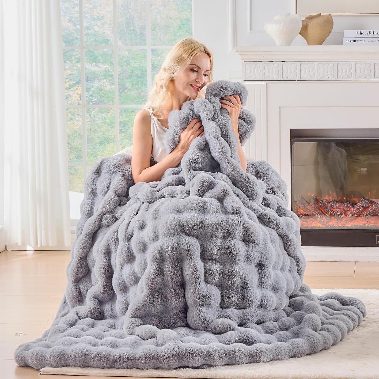 BENVWE Fluffy Faux Fur Throw Blanket for Couch, Soft Plush Thick Cozy Fuzzy Luxury Minky Bubble