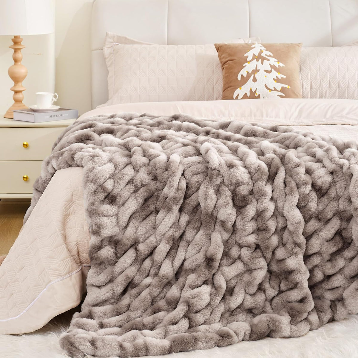 Touchat Ruched Faux Rabbit Fur Blanket, 700 GSM Luxury Dual-Sided Soft Cozy Blanket, Fuzzy Fluffy