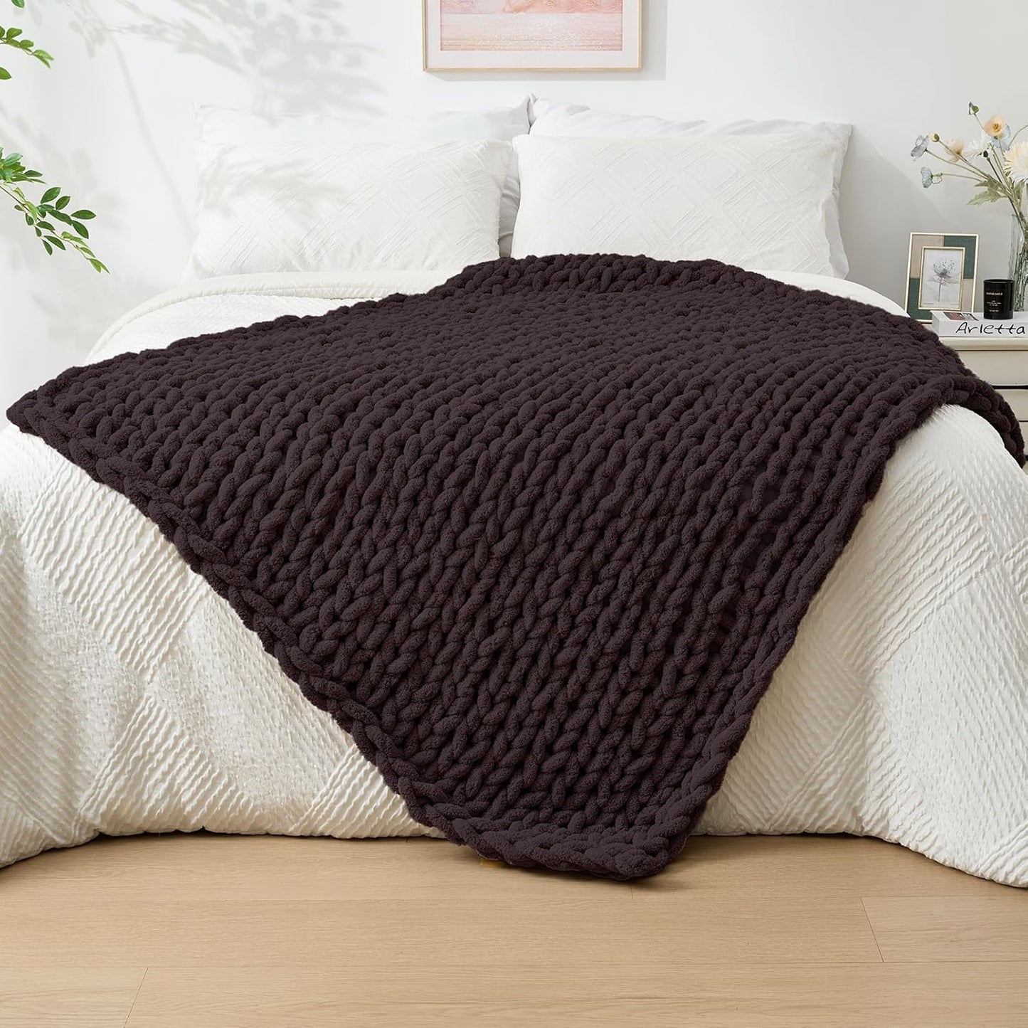 Bigacogo Chunky Knit Throw Blanket for Couch, 40x60 inches, 100% Hand Knitted with Thick Jumbo