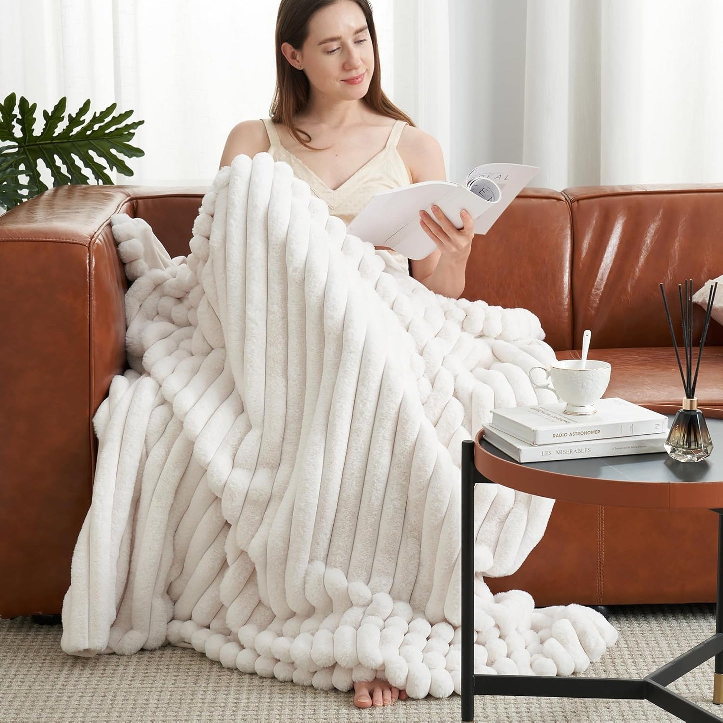 Amélie Home Faux Fur Throw Blanket for Couch, Cozy Fuzzy Fluffy Fur Luxurious Soft Striped Plush