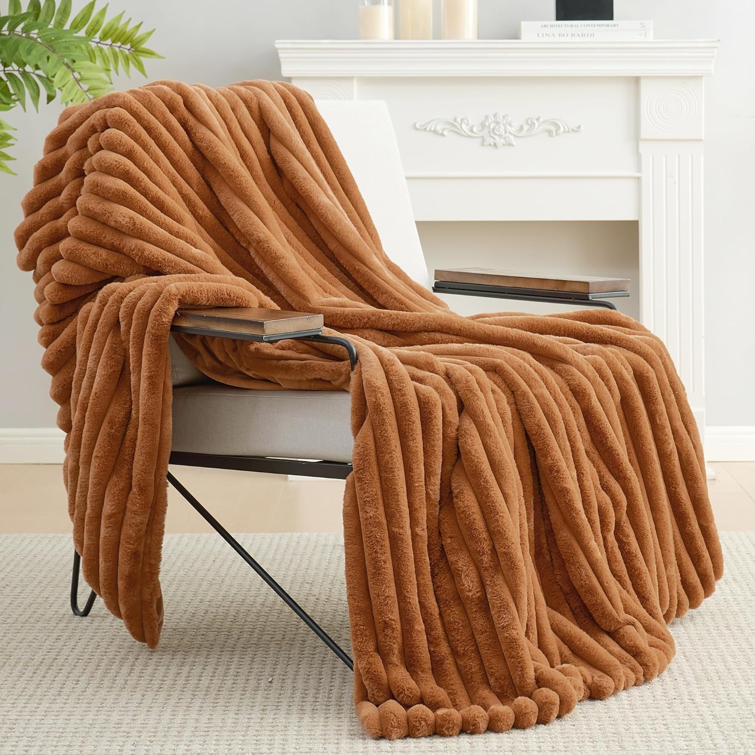 Amélie Home Faux Fur Throw Blanket for Couch, Cozy Fuzzy Fluffy Fur Luxurious Soft Striped Plush