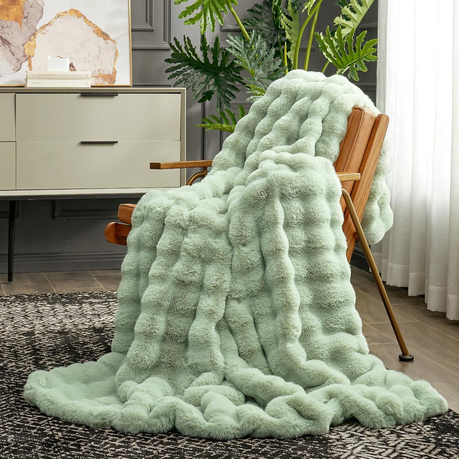 Cozy Bliss Faux Fur Throw Blanket for Couch, Fuzzy Soft Plush Thick Bubble Blanket for Sofa Bedroom
