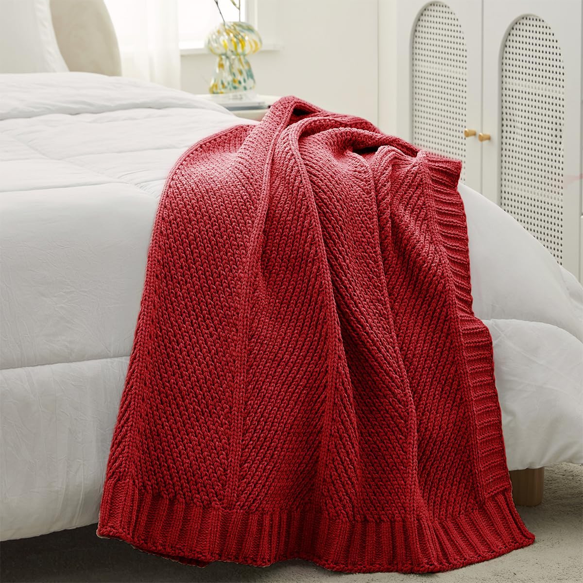 Amélie Home Chenille Knit Throw Blanket for Couch, Chevron Texture Decorative Soft Blanket for