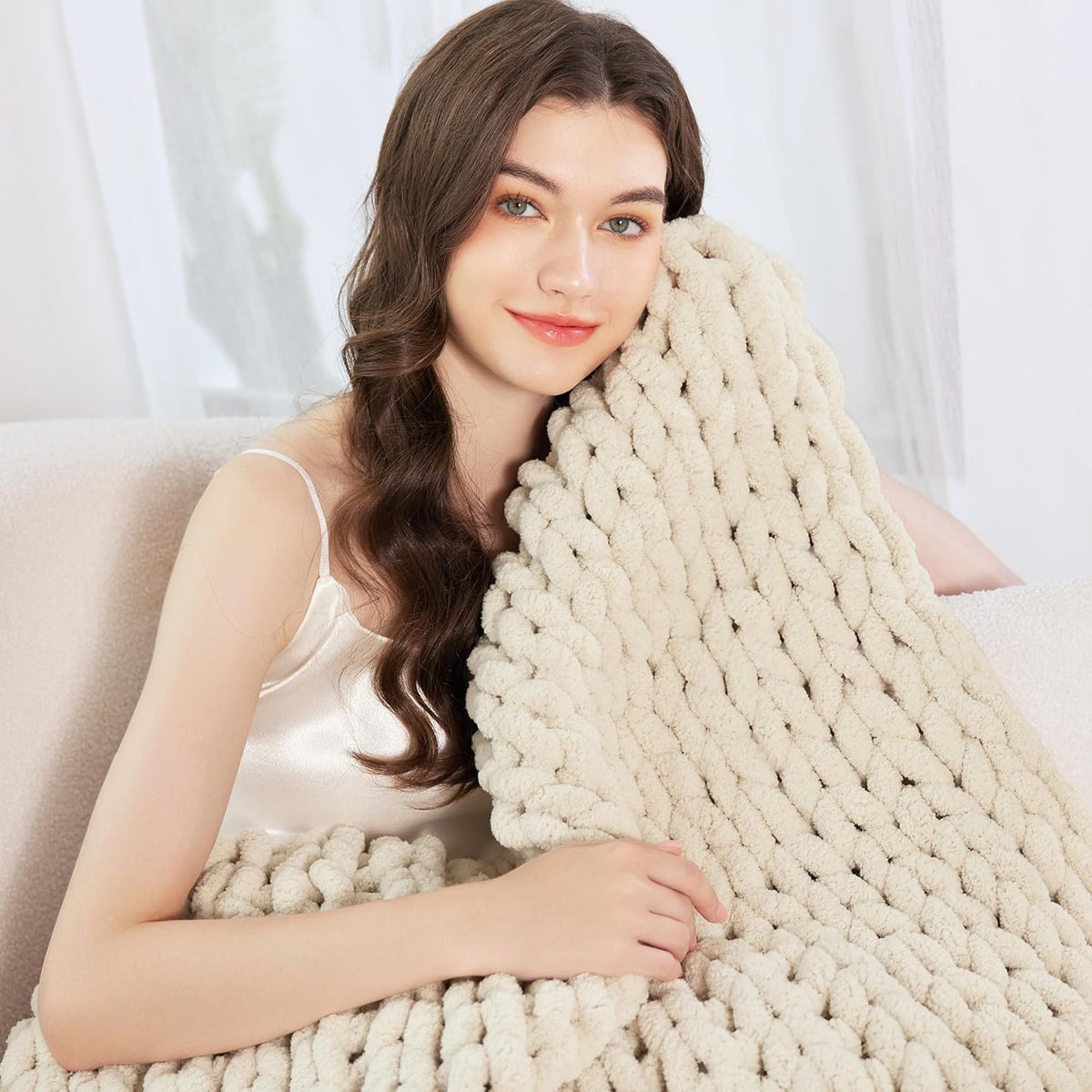 Admitrack Chunky Knit Blanket Throw, 100% Hand Knit Chenille Throw Blanket for Sofa & Home Decor