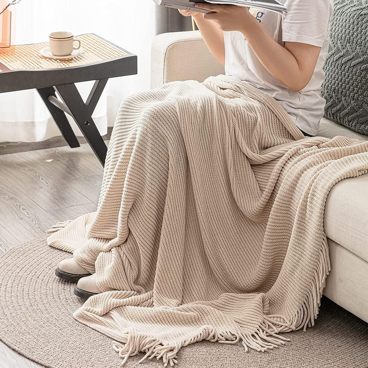 lifein Throw Blanket for Couch, Soft Boho Decor Bed Throw,Cozy White Chenille Knitted Small