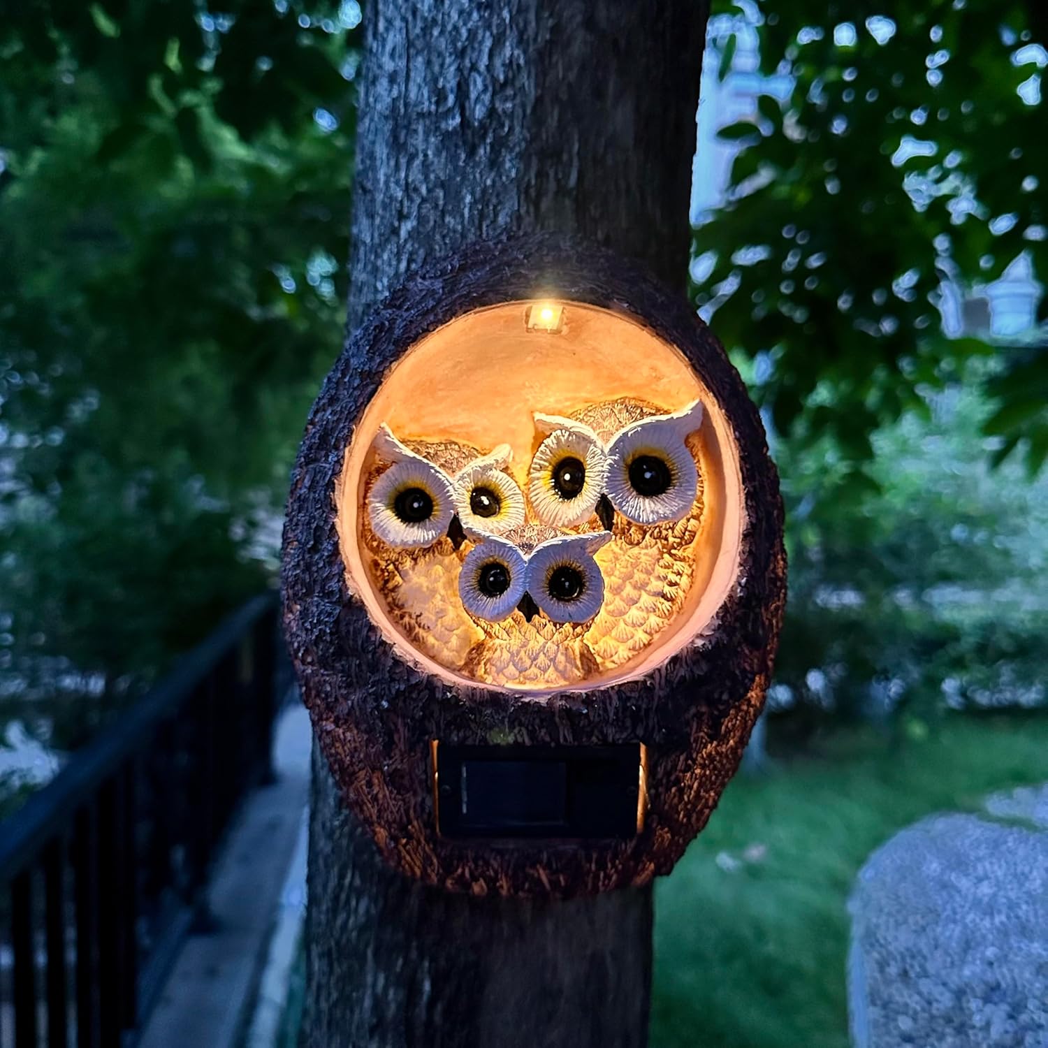 Garden Owl Family Tree Hugger Statue Solar Powered Outdoor Wall Mounted Figurine Light Resin