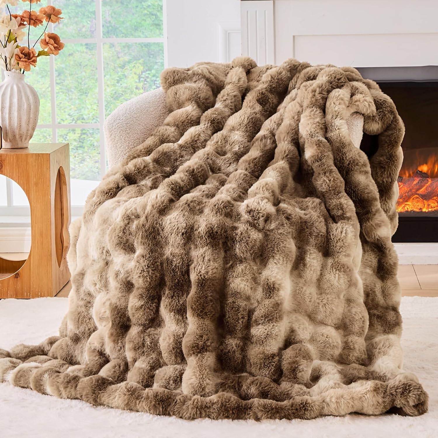 BENVWE Fluffy Faux Fur Throw Blanket for Couch - Soft, Plush, Thick, Cozy, Fuzzy Luxury Minky