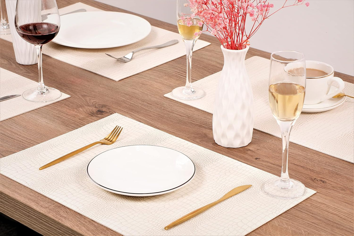 Waterproof PU Placemats, Faux Leather Hardboard Place Mats, Set of 4 Table Mats, Easy to Clean