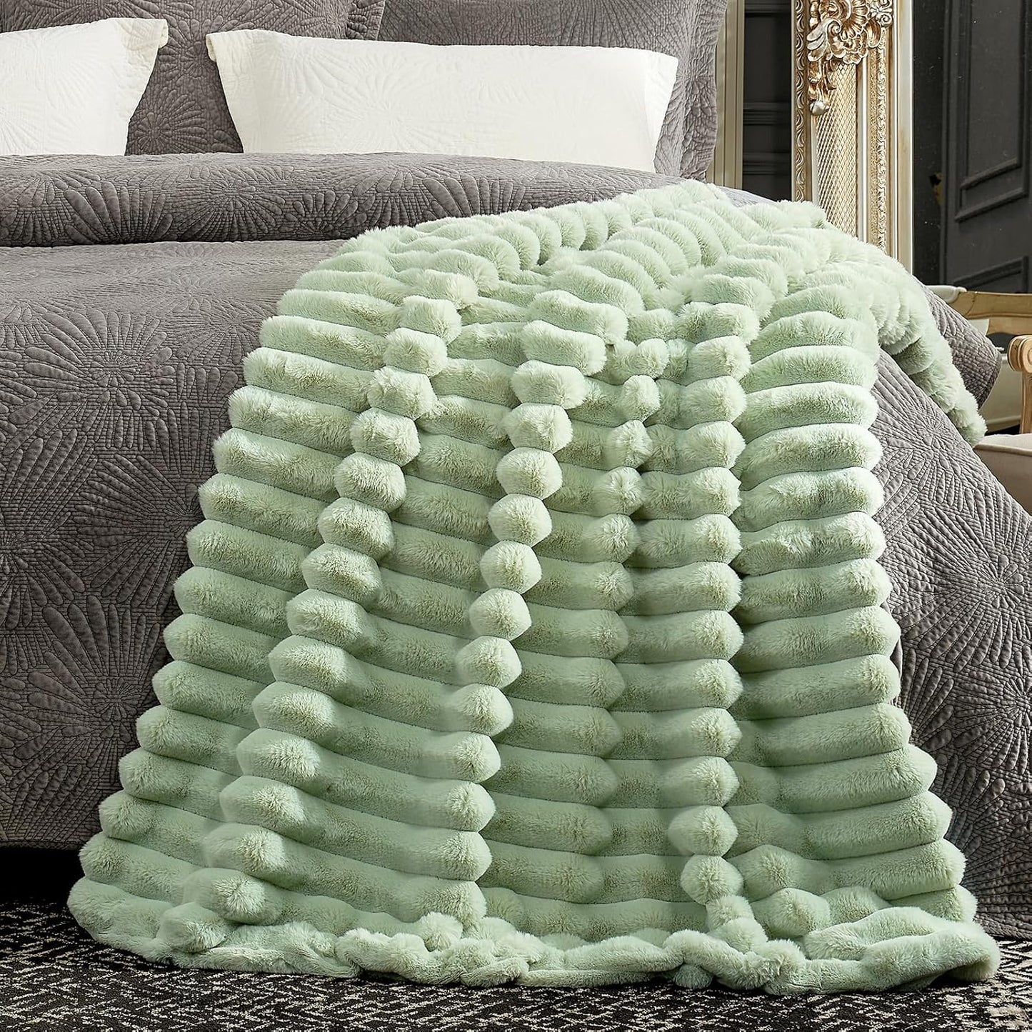 Cozy Bliss Faux Fur Throw Blanket for Couch, Cozy Warm Plush Striped Blanket for Sofa Bedroom