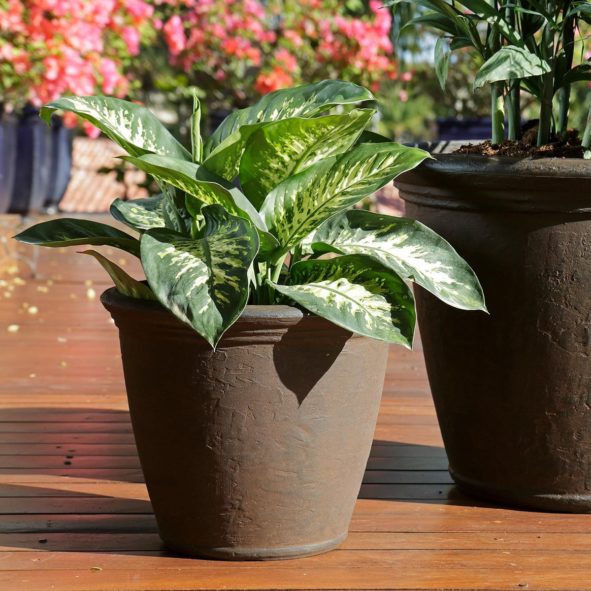 Sunnydaze 15.25-Inch Anjelica Large Plastic Pot for Plants - Outdoor Polyresin Round Planter with