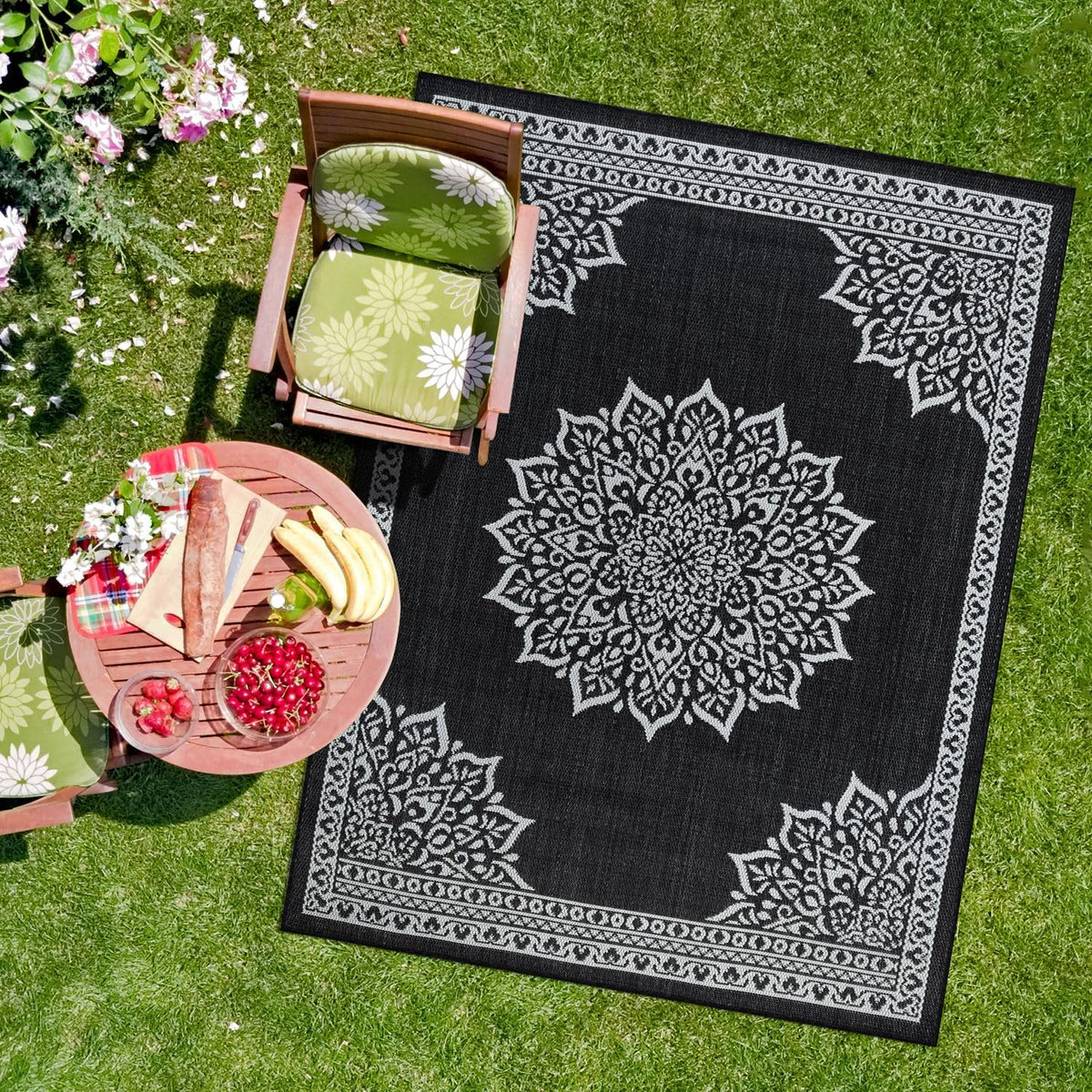 CAMILSON Outdoor Rug, 5x7 Medallion Black White Modern Area Rugs for Indoor and Outdoor Patios