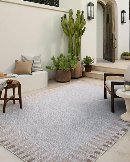 Loloi Amber Lewis Topanga Collection TOP-08 Silver/Natural 3'-11" x 5'-11" Indoor/Outdoor Accent Rug