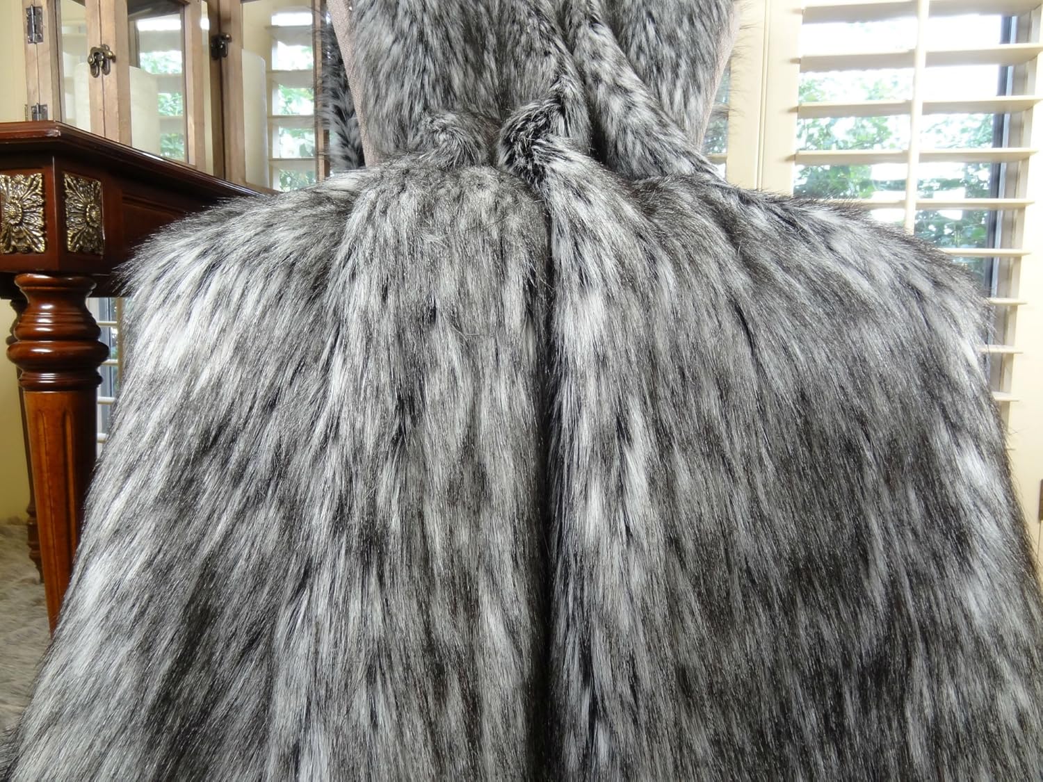 Exotic Siberian Husky Faux Faur Throw Blanket - Gray White Black Husky Fur - Gray Faux Fur Throw