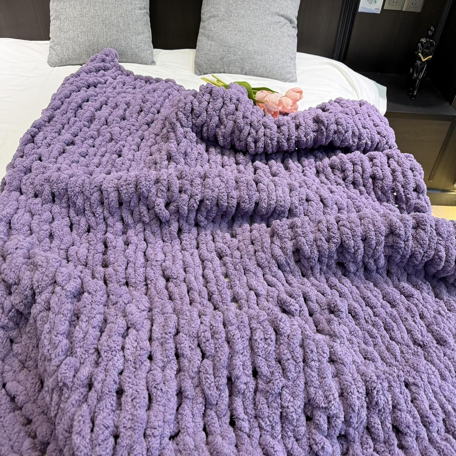 Chunky Knit Blanket Throw 40"×40", Chenille Throw Blankets, Handmade Warm & Cozy Blanket Couch Bed