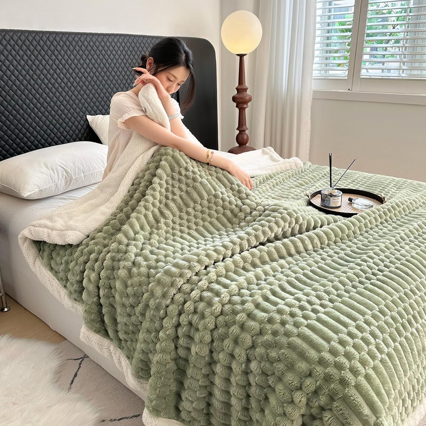 UKELER Sherpa Throw Blanket 60 × 80 inch, 470 GSM Striped Sherpa Fleece Blankets for All Season