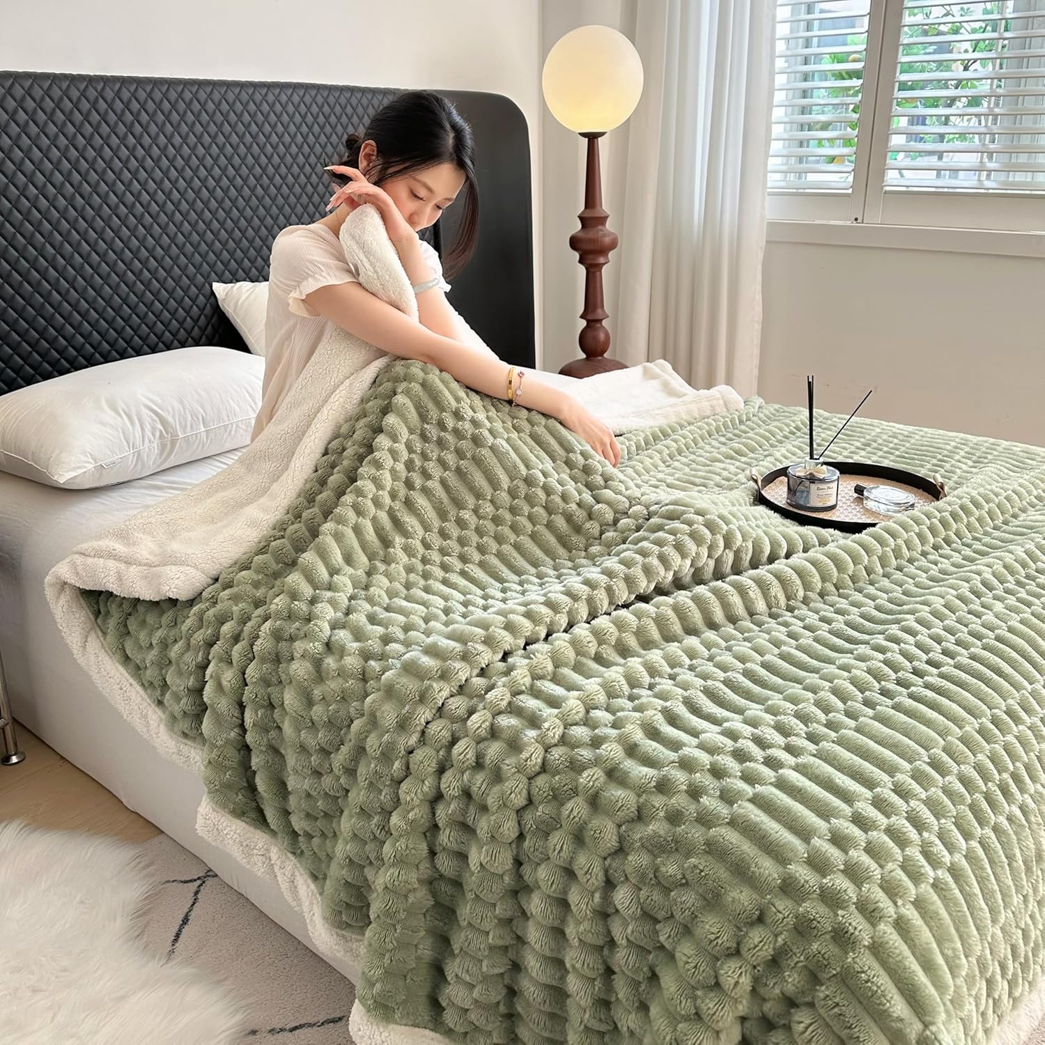 UKELER Sherpa Throw Blanket 60 × 80 inch, 470 GSM Striped Sherpa Fleece Blankets for All Season