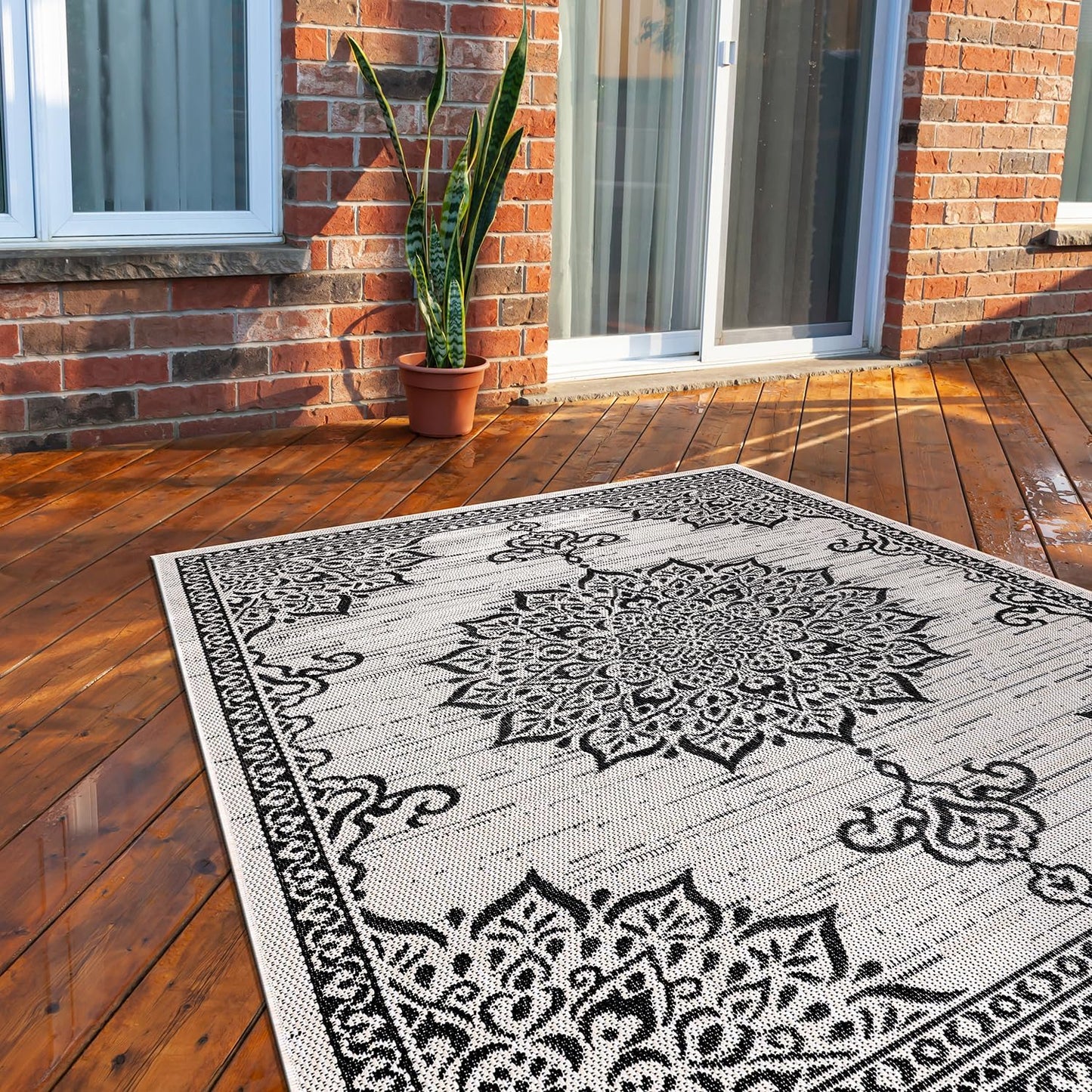 CAMILSON Outdoor Rug, 8x10 Medallion White Black Modern Area Rugs for Indoor and Outdoor Patios