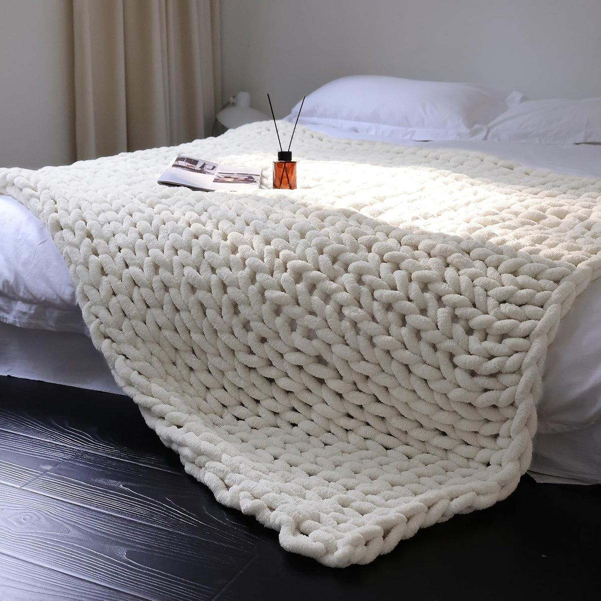 Maetoow Chenille Chunky Knit Blanket Throw （82×86 Inch）, Handmade Warm & Cozy Blanket Couch, Bed