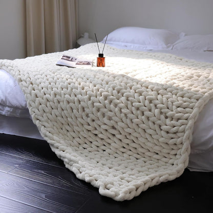 Maetoow Chenille Chunky Knit Blanket Throw （82×86 Inch）, Handmade Warm & Cozy Blanket Couch, Bed